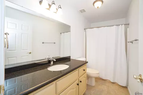 Bath - 13275 E 55 Ln, Yuma, AZ 85367 photo 4 of 5