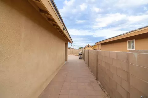 Entry Way - 10152 E 33 Pl, Yuma, AZ 85364 photo 2 of 2