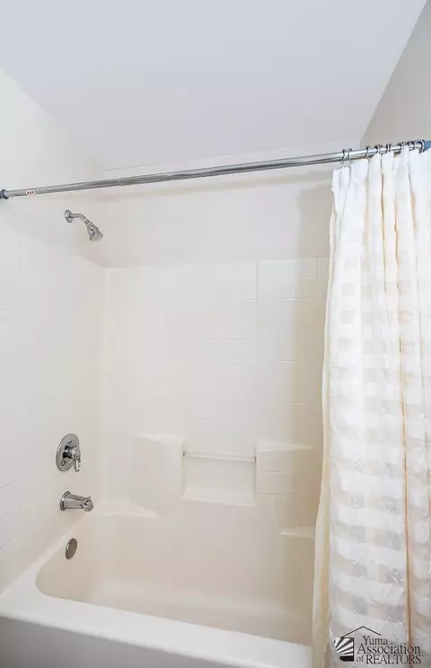 Bath - 10740 E 35 St, Yuma, AZ 85365 photo 4 of 4
