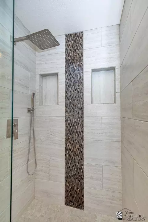 Bath - 10740 E 35 St, Yuma, AZ 85365 photo 2 of 4
