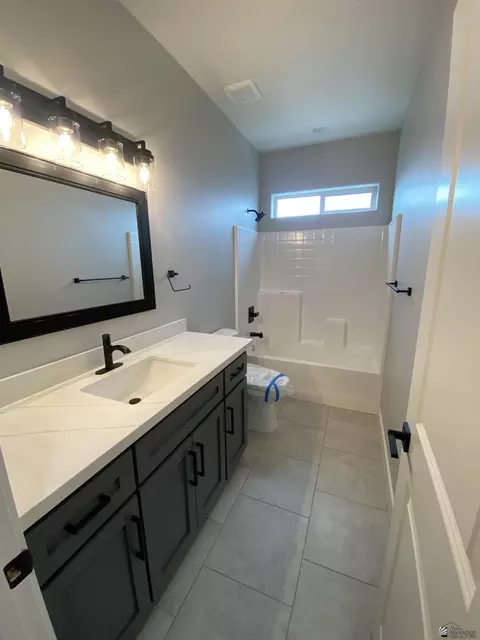 Bath - 12140 E 35 Ln, Yuma, AZ 85367 photo 5 of 5