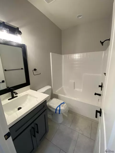 Bath - 12140 E 35 Ln, Yuma, AZ 85367 photo 4 of 5