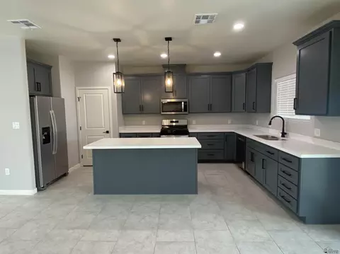 Kitchen - 12140 E 35 Ln, Yuma, AZ 85367 photo 2 of 2