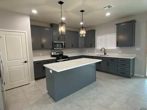 Kitchen - 12140 E 35 Ln, Yuma, AZ 85367 photo 1 of 2