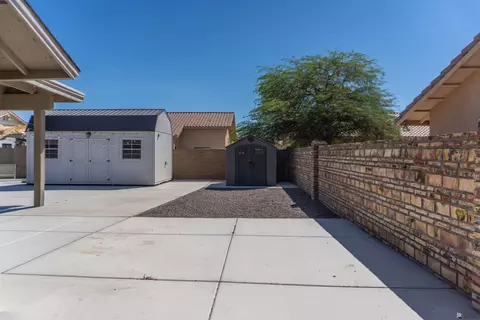 Exterior - 10343 E 38 Pl, Yuma, AZ 85365 photo 10 of 12