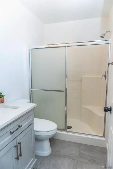Bath - 10343 E 38 Pl, Yuma, AZ 85365 photo 2 of 3