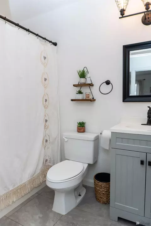 Bath - 10343 E 38 Pl, Yuma, AZ 85365 photo 1 of 3