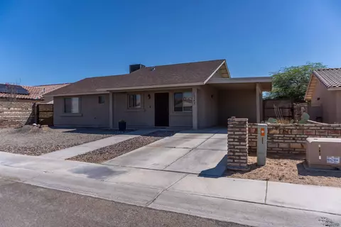 Exterior - 10343 E 38 Pl, Yuma, AZ 85365 photo 2 of 12