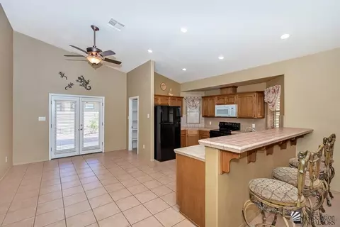 Kitchen - 5276 E 33 Ln, Yuma, AZ 85365 photo 2 of 3