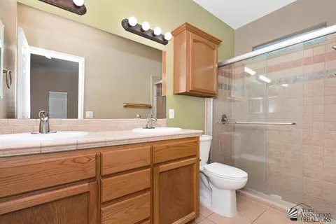 Bath - 5276 E 33 Ln, Yuma, AZ 85365 photo 3 of 3