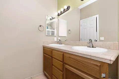 Bath - 5276 E 33 Ln, Yuma, AZ 85365 photo 1 of 3