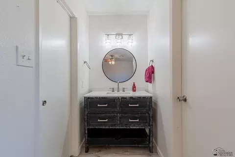 Bath - 3474 E Castano Ln, Yuma, AZ 85365 photo 2 of 3