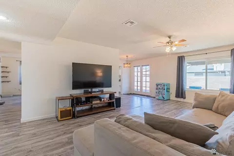 Living - 3474 E Castano Ln, Yuma, AZ 85365 photo 2 of 4