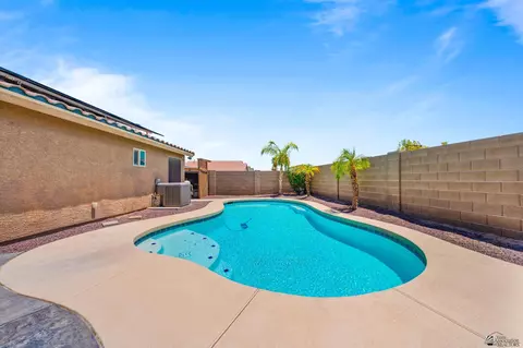 Exterior - 11525 E 35 Pl, Yuma, AZ 85367 photo 2 of 6