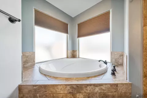 Bath - 11525 E 35 Pl, Yuma, AZ 85367 photo 4 of 4