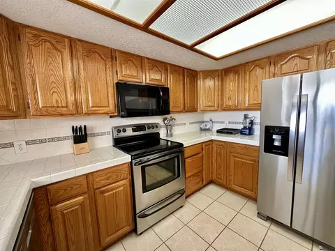Kitchen - 14128 E 49 Dr, Yuma, AZ 85367 photo 5 of 5