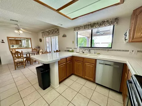 Kitchen - 14128 E 49 Dr, Yuma, AZ 85367 photo 4 of 5