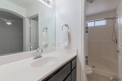 Bath - 10563 E 35 St, Yuma, AZ 85365 photo 1 of 3