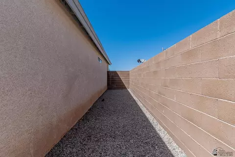 Exterior - 10563 E 35 St, Yuma, AZ 85365 photo 12 of 14