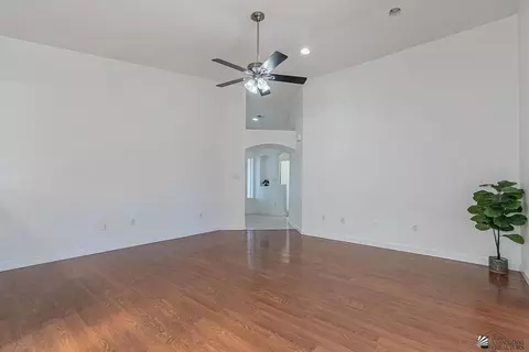 Living - 10563 E 35 St, Yuma, AZ 85365 photo 2 of 5