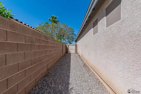 Exterior - 10563 E 35 St, Yuma, AZ 85365 photo 6 of 14