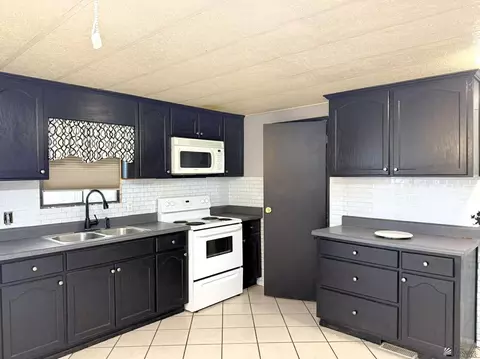 12445 E 39 Way, Yuma, AZ 85367 photo 2