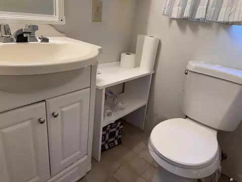 Bath - 13619 E 49 Dr, Yuma, AZ 85367 photo 1 of 3