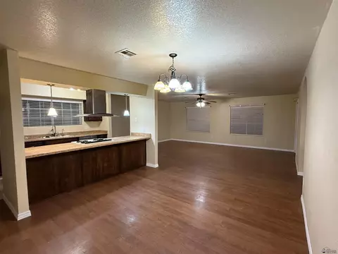 Living - 11288 E 26 Pl, Yuma, AZ 85367 photo 3 of 4