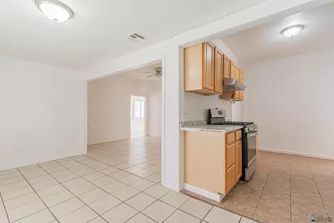Entry Way - 903 S 3 Ave, Yuma, AZ 85364 photo 1 of 3