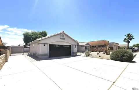 Exterior - 10711 E 36 Pl, Yuma, AZ 85365 photo 10 of 11