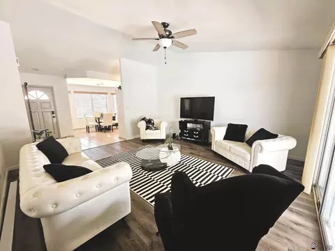 Living - 10711 E 36 Pl, Yuma, AZ 85365 photo 2 of 2