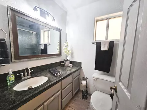 Bath - 10711 E 36 Pl, Yuma, AZ 85365 photo 2 of 2