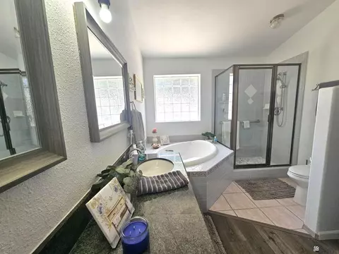 Bath - 10711 E 36 Pl, Yuma, AZ 85365 photo 1 of 2