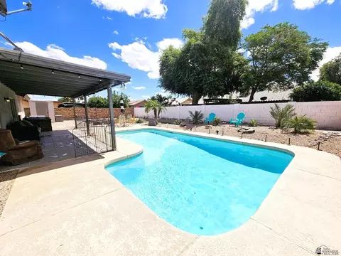 Exterior - 10711 E 36 Pl, Yuma, AZ 85365 photo 5 of 11