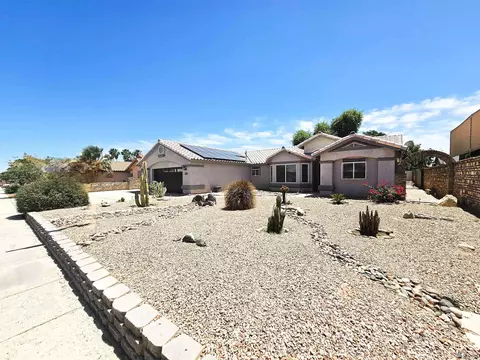 Exterior - 10711 E 36 Pl, Yuma, AZ 85365 photo 2 of 11