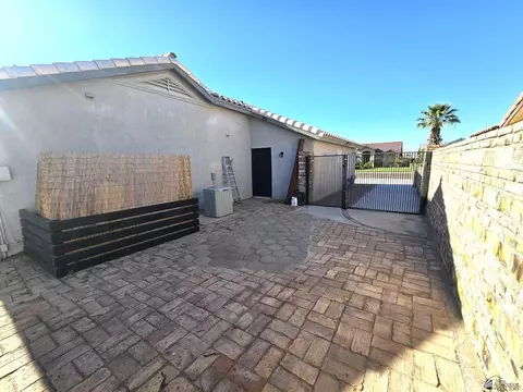 Exterior - 10711 E 36 Pl, Yuma, AZ 85365 photo 9 of 11