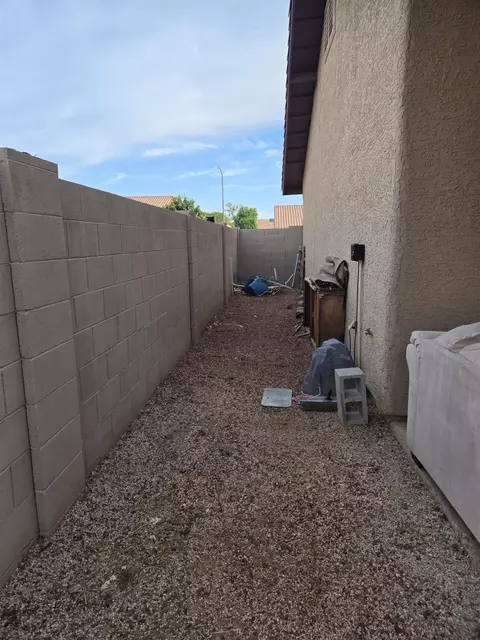 Exterior - 960 W 34 St, Yuma, AZ 85364 photo 5 of 9