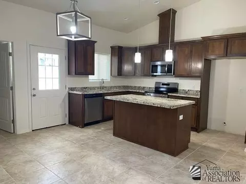 Kitchen - 13674 E 46 St, Yuma, AZ 85367 photo 2 of 2
