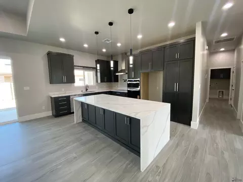 Kitchen - 12132 E 35 Pl, Yuma, AZ 85367 photo 2 of 2