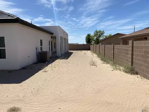 Exterior - 12132 E 35 Pl, Yuma, AZ 85367 photo 5 of 6
