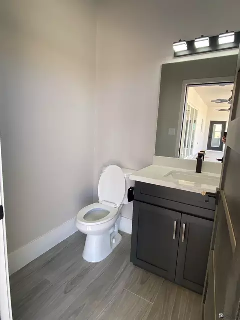 Bath - 12132 E 35 Pl, Yuma, AZ 85367 photo 6 of 6