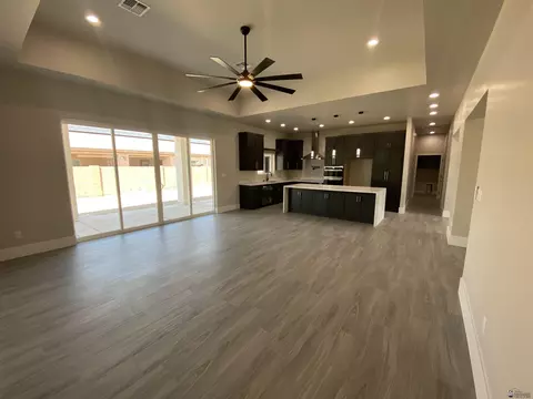 Living - 12132 E 35 Pl, Yuma, AZ 85367 photo 2 of 3