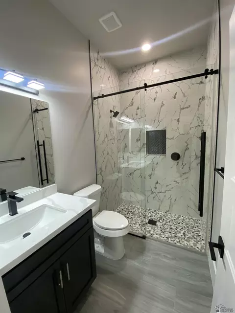 Bath - 12132 E 35 Pl, Yuma, AZ 85367 photo 1 of 6
