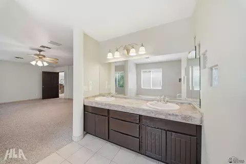 Bath - 5229 E 34 St, Yuma, AZ 85365 photo 3 of 6
