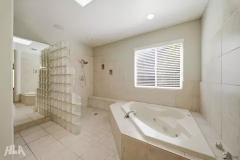 Bath - 5229 E 34 St, Yuma, AZ 85365 photo 4 of 6