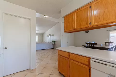 Kitchen - 6331 E 42 Ln, Yuma, AZ 85365 photo 2 of 2