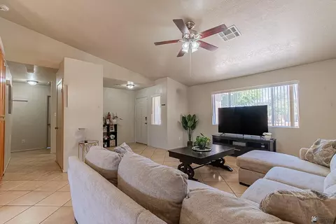 Living - 6331 E 42 Ln, Yuma, AZ 85365 photo 1 of 2