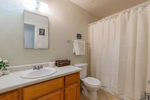 Bath - 6331 E 42 Ln, Yuma, AZ 85365 photo 2 of 2
