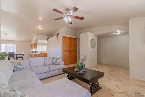 Living - 6331 E 42 Ln, Yuma, AZ 85365 photo 2 of 2