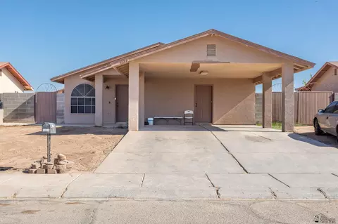 1130 W Yucca St, Somerton, AZ 85350